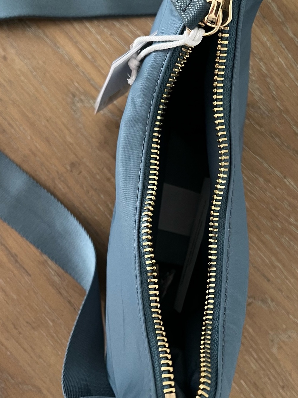 Stoney Clover curved crossbody purse - Picture 4 of 4